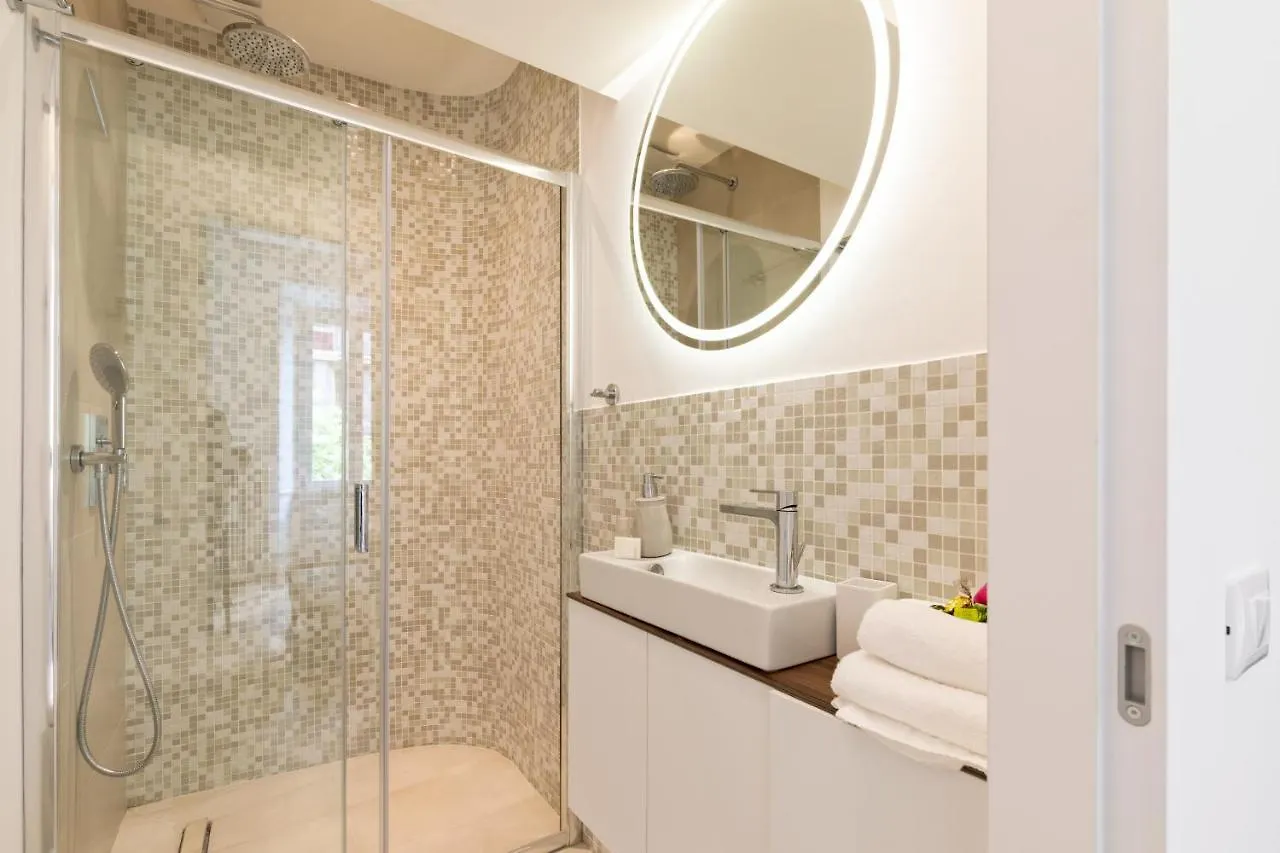Buzzstays - Stylish Apartments Vatican Rome Downtown