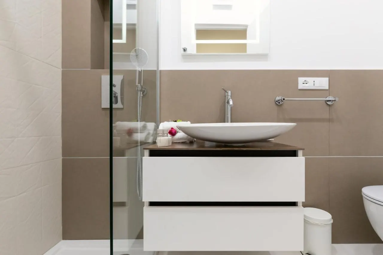 Buzzstays - Stylish Apartments Vatican Rome Downtown 0*,
